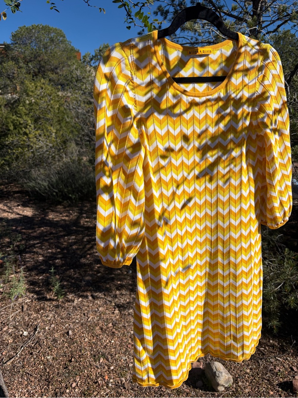 Alice + Olivia Chevron Knit Puff Sleeve Dress Yellow Gold White XS